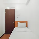 Modern 2Br At Apartment Suites @Metro By Travelio