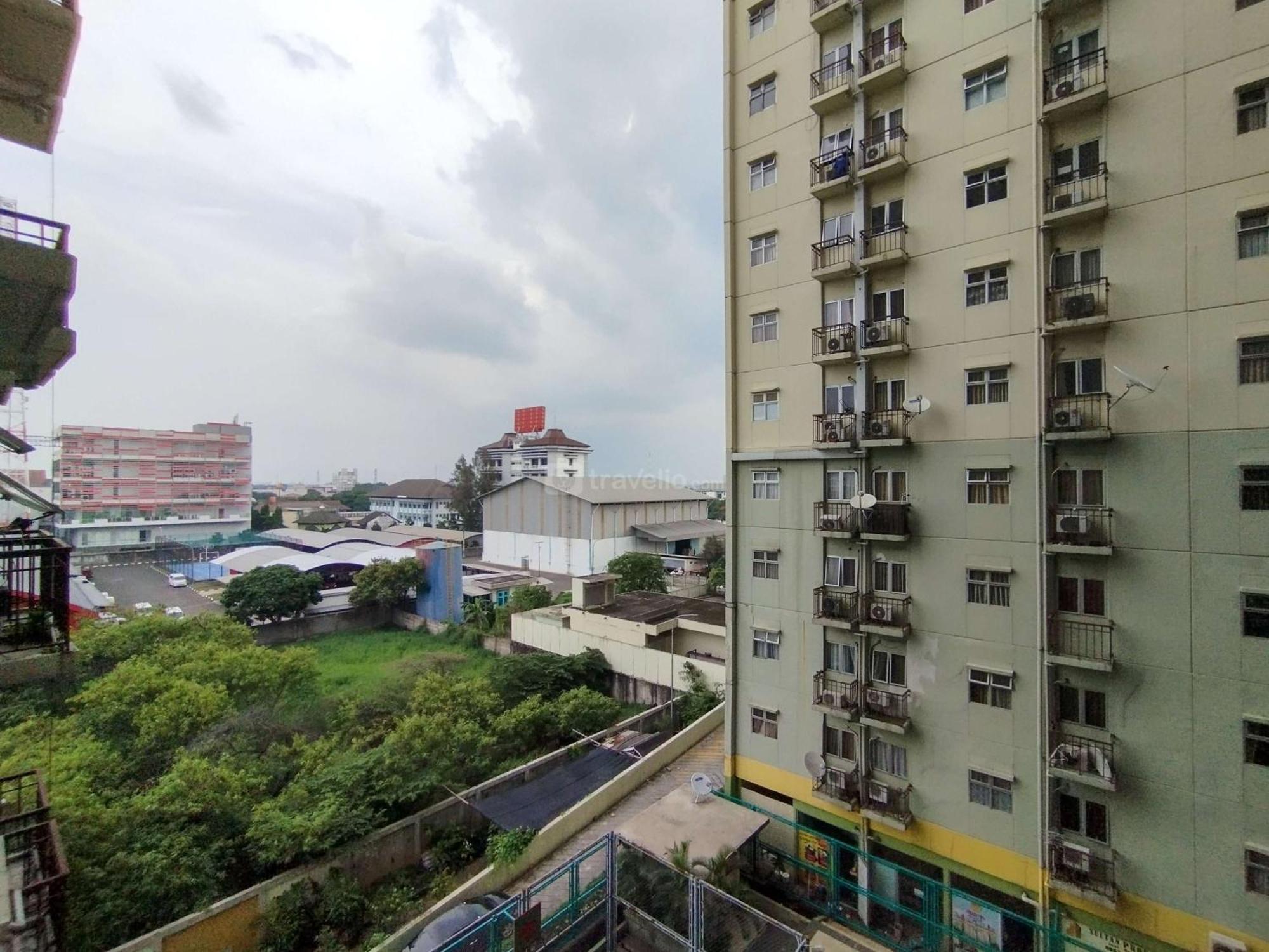 Modern 2br At @metro By Travelio Apartemen