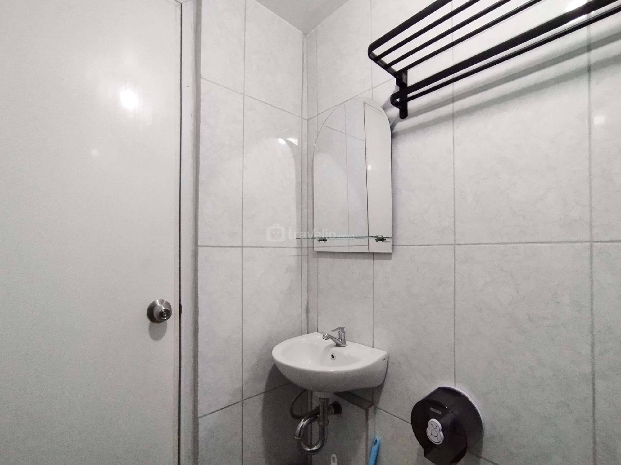 Modern 2br At @metro By Travelio Apartemen